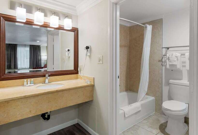 فندق Quality Inn Long Beach   Signal Hill