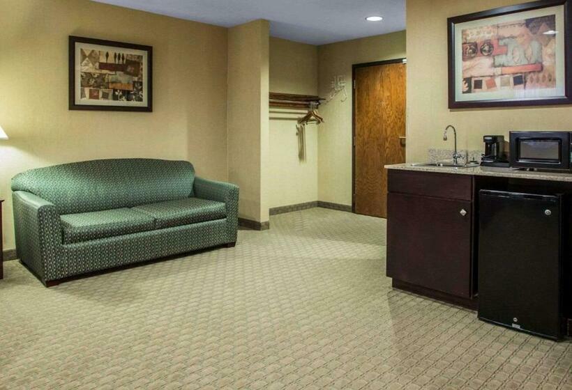 Отель Americinn By Wyndham Marshfield