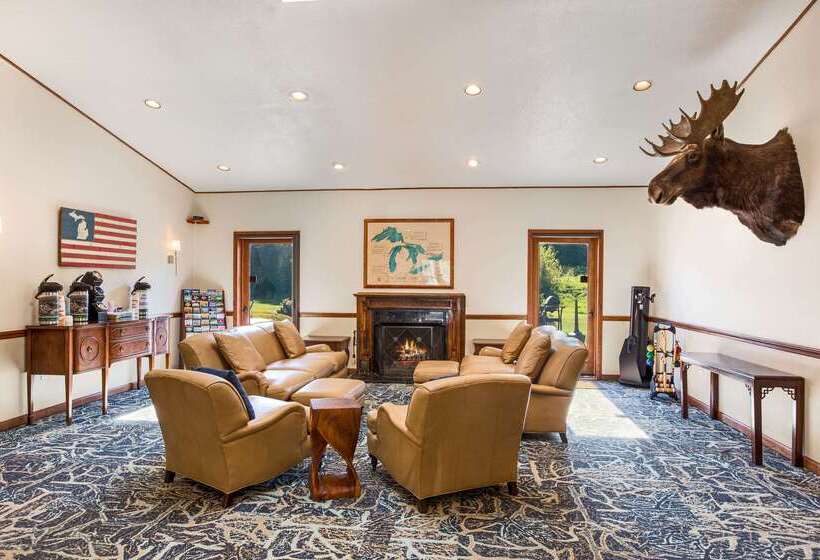 فندق Quality Inn Petoskey Harbor Springs