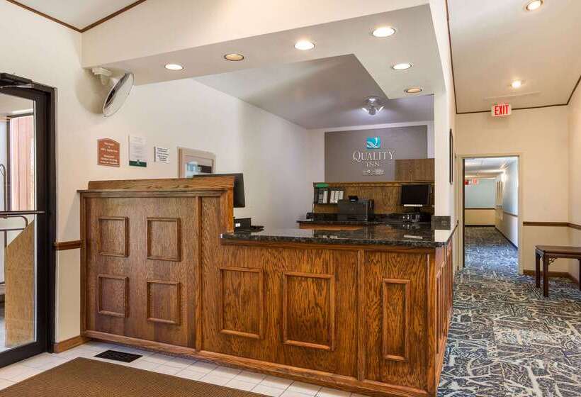 فندق Quality Inn Petoskey Harbor Springs