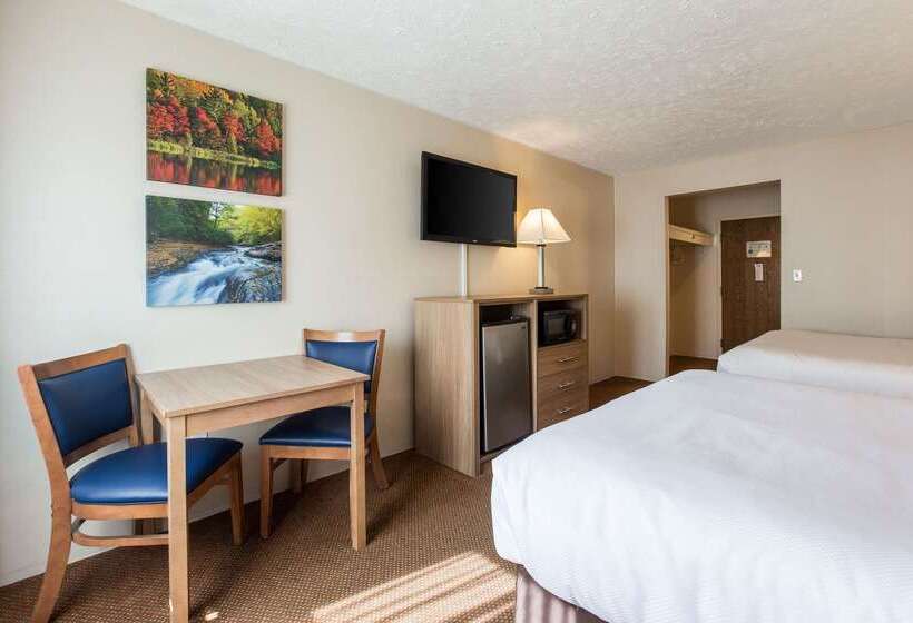 فندق Quality Inn Petoskey Harbor Springs