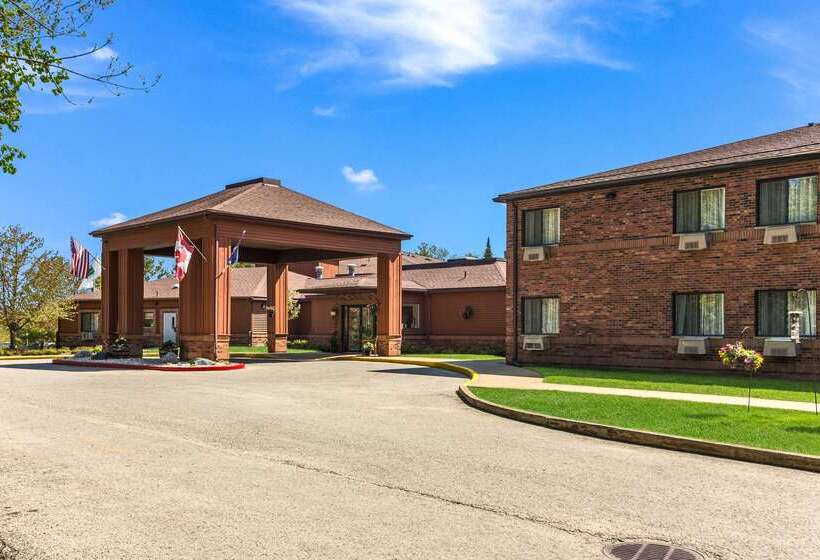 فندق Quality Inn Petoskey Harbor Springs
