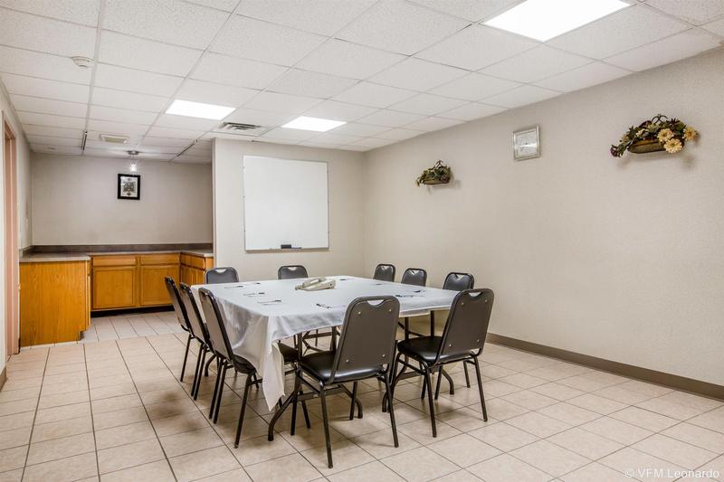 Отель Quality Inn Schenectady  Albany