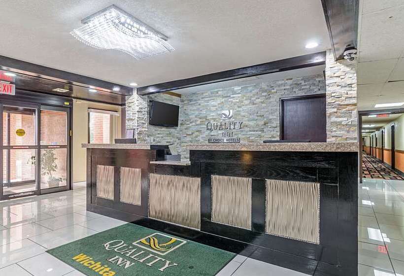 Отель Quality Inn South