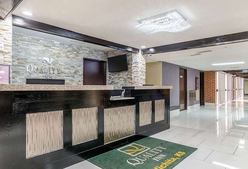 Отель Quality Inn South