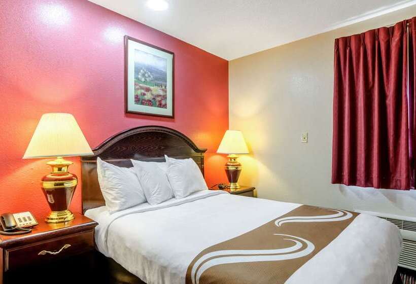 בית מלון כפרי Quality Inn South