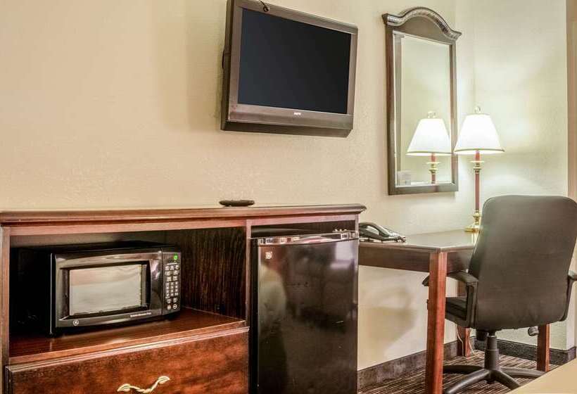 בית מלון כפרי Quality Inn South