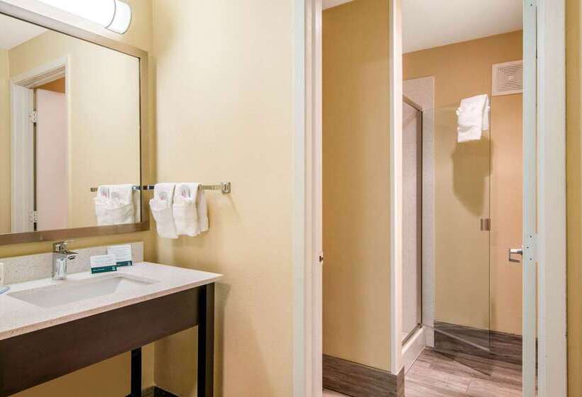 ホテル Quality Inn & Suites Albany Corvallis