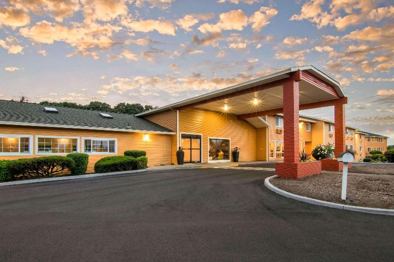 ホテル Quality Inn & Suites Albany Corvallis