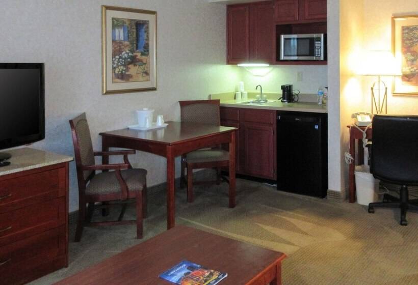 هتل Quality Inn & Suites Downtown   University Area