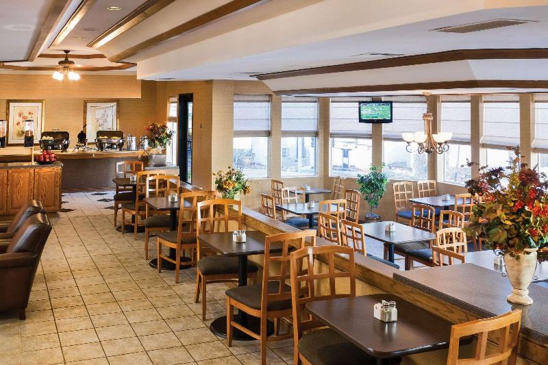 هتل Quality Inn & Suites Downtown   University Area