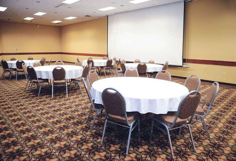 فندق Quality Inn & Suites Ames Conference Center Near Isu Campus