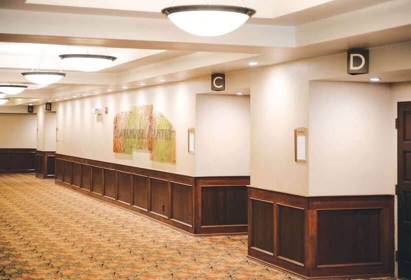 فندق Quality Inn & Suites Ames Conference Center Near Isu Campus