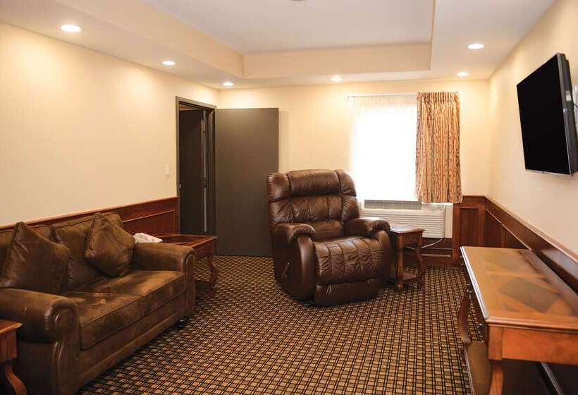 فندق Quality Inn & Suites Ames Conference Center Near Isu Campus