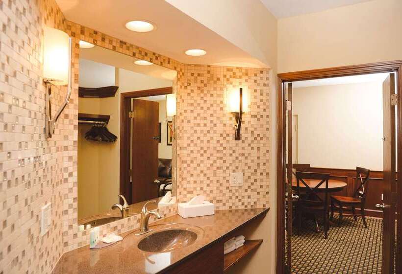 فندق Quality Inn & Suites Ames Conference Center Near Isu Campus