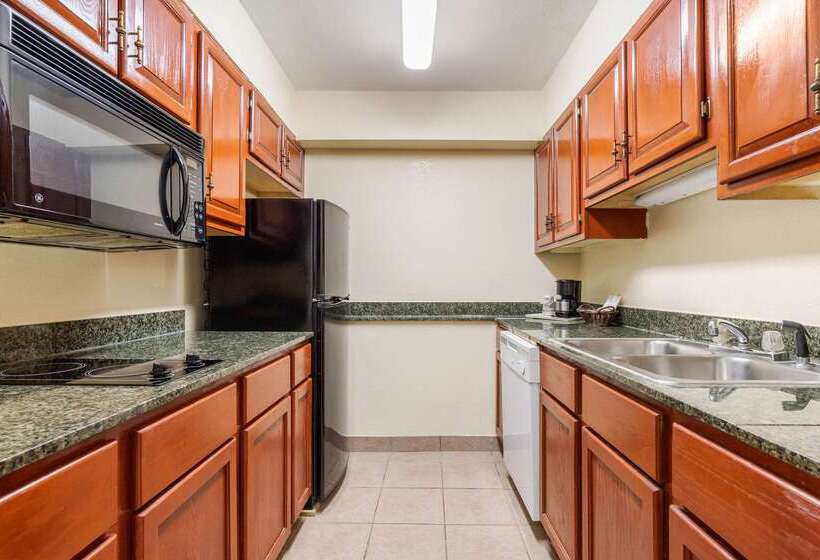 בית מלון כפרי Quality Inn & Suites