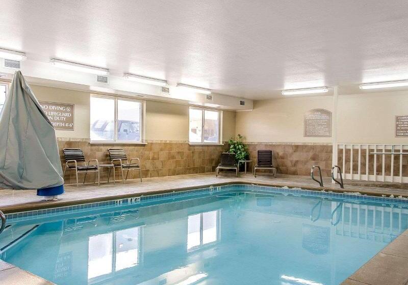 בית מלון כפרי Quality Inn & Suites