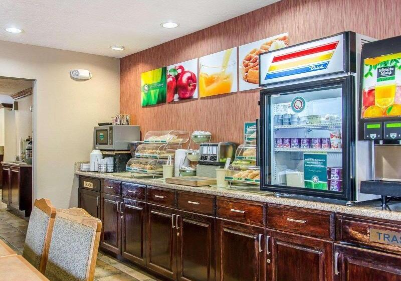 בית מלון כפרי Quality Inn & Suites