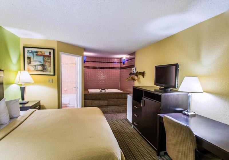 בית מלון כפרי Quality Inn Gainesville Near University
