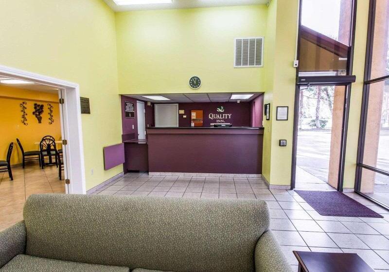 בית מלון כפרי Quality Inn Gainesville Near University