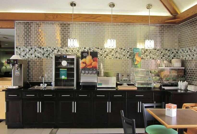 호텔 Quality Inn