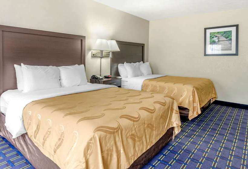 בית מלון כפרי Quality Inn Waynesboro   Skyline Drive