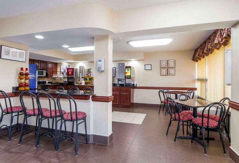 Ramada By Wyndham Edgewood Hotel & Conference Center