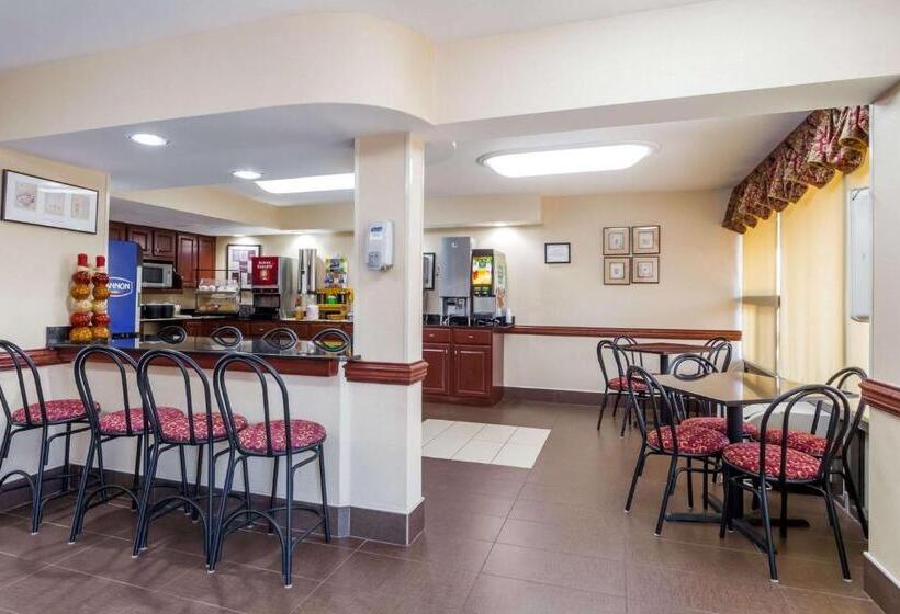 Ramada By Wyndham Edgewood Hotel & Conference Center