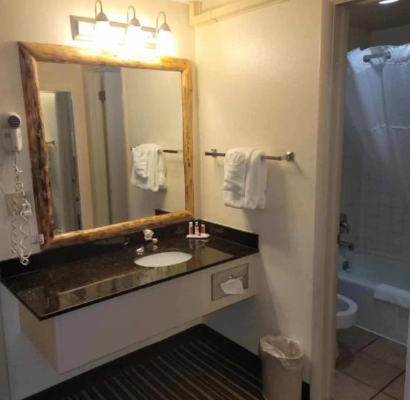 فندق Ramada By Wyndham Butte