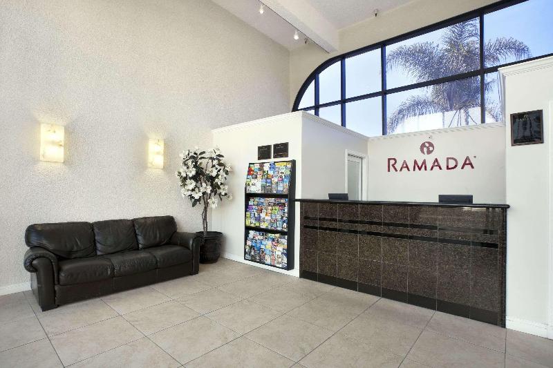 فندق Ramada By Wyndham Oceanside