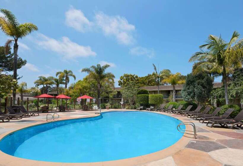 בית מלון כפרי Ramada By Wyndham Santa Barbara