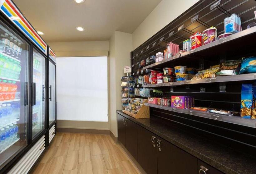 فندق Ramada By Wyndham Santa Barbara