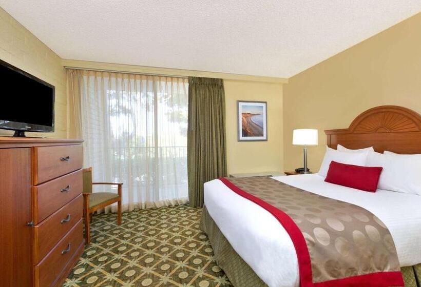 فندق Ramada By Wyndham Santa Barbara