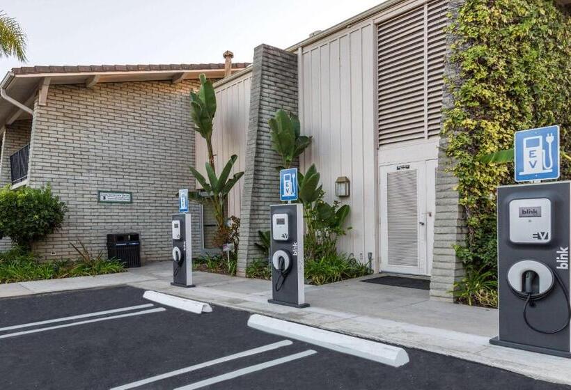 בית מלון כפרי Ramada By Wyndham Santa Barbara