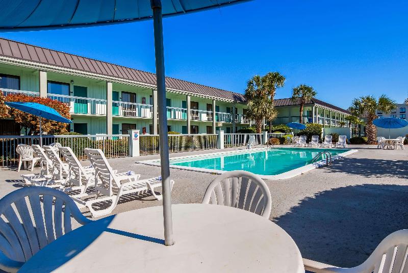 Отель Ramada By Wyndham Savannah Gateway