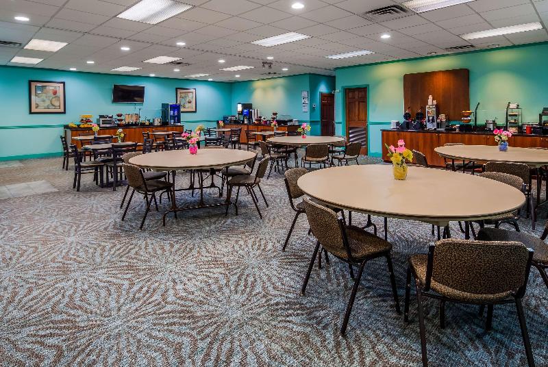 Отель Ramada By Wyndham Savannah Gateway