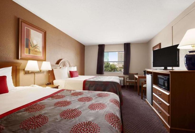בית מלון כפרי Ramada By Wyndham Sioux City