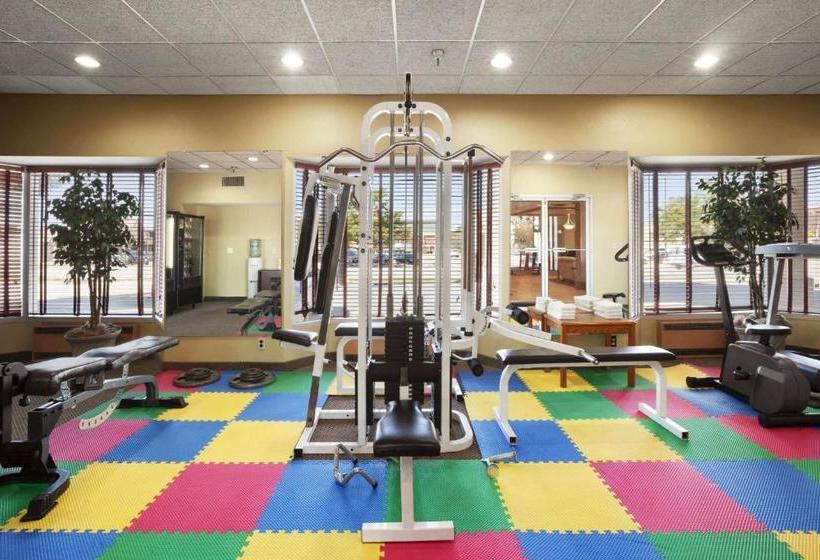 בית מלון כפרי Ramada By Wyndham Sioux City