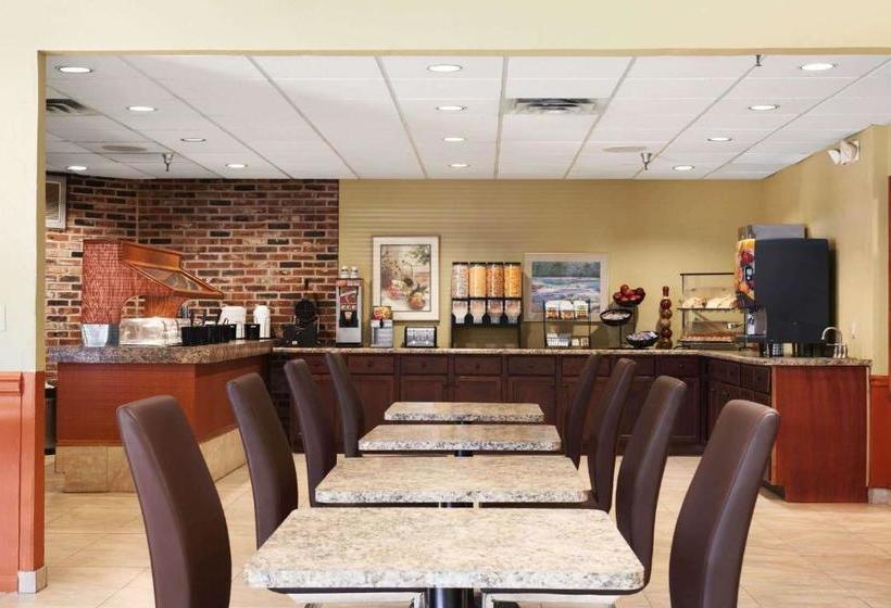 בית מלון כפרי Ramada By Wyndham Sioux City