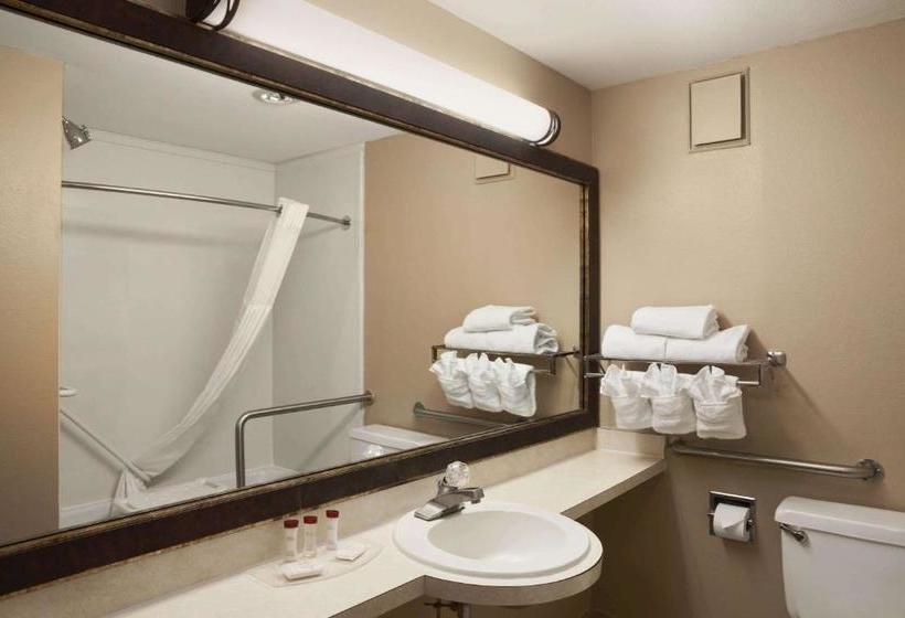 בית מלון כפרי Ramada By Wyndham Sioux City