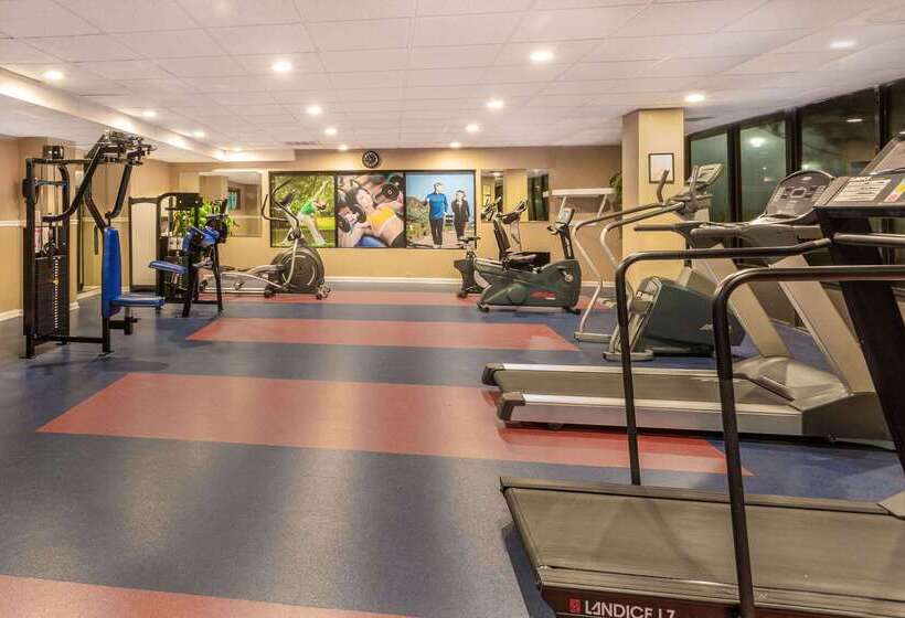 فندق Ramada Plaza By Wyndham Virginia Beach Oceanfront