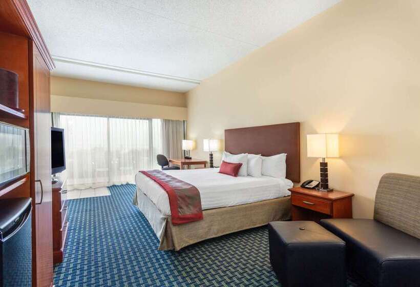 فندق Ramada Plaza By Wyndham Virginia Beach Oceanfront