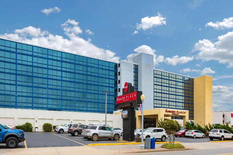 فندق Ramada Plaza By Wyndham Virginia Beach Oceanfront