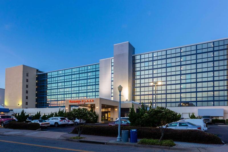 فندق Ramada Plaza By Wyndham Virginia Beach Oceanfront