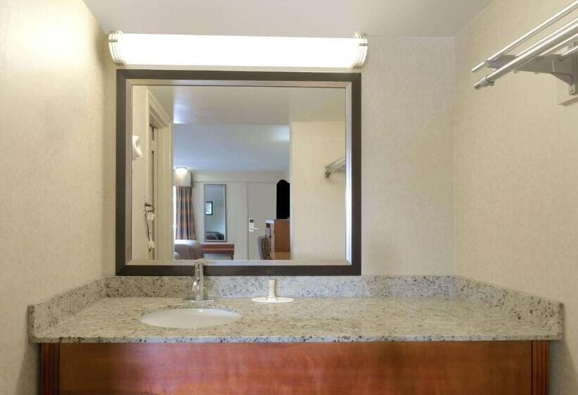 酒店 Red Carpet Inn Washington Dc