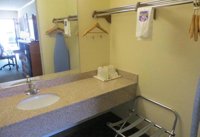 فندق Red Coach Inn