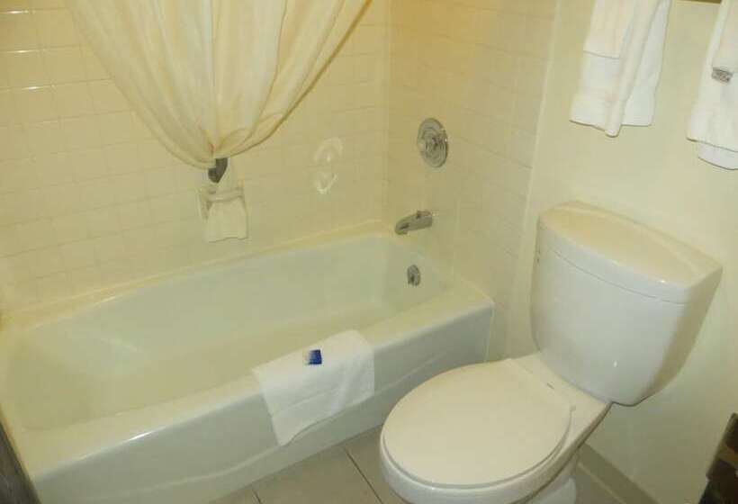 فندق Red Coach Inn