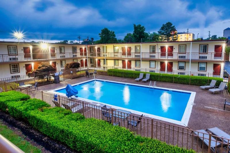 בית מלון כפרי Red Roof Inn Knoxville North  Merchants Drive