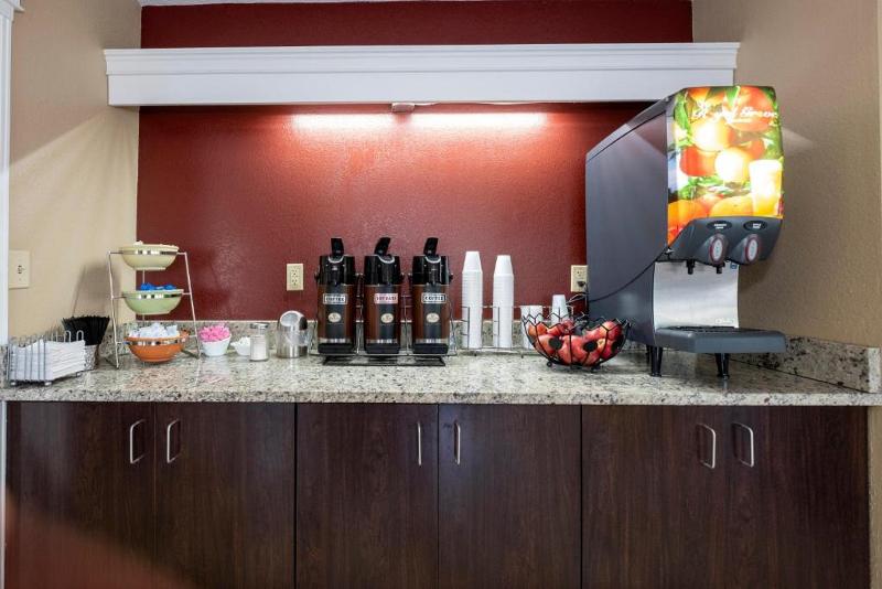 בית מלון כפרי Red Roof Inn Knoxville North  Merchants Drive