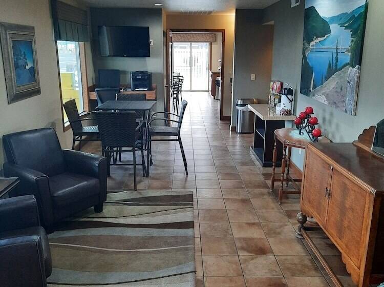 فندق Rivertree Inn & Suites